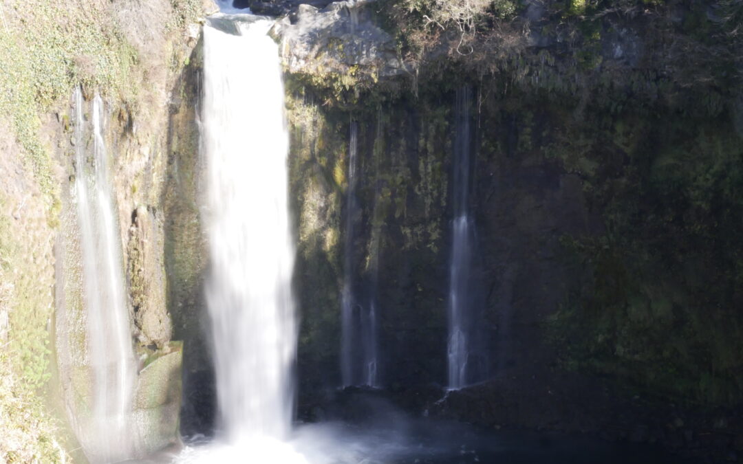 Shiraito Falls – krásné vodopády pod horou Fudži